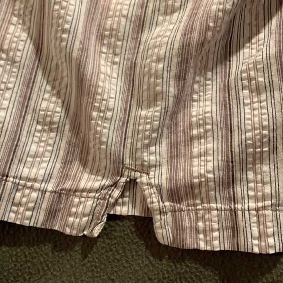 Columbia “River Resort” striped shorts. Inseam 12 inches. Size 8 - Picture 10 of 12